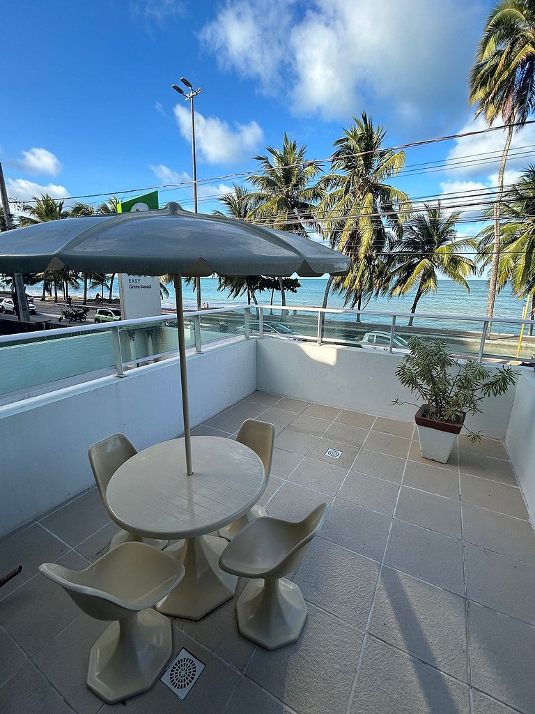 Melhores Flats - Maravilhosa varanda frente ao mar