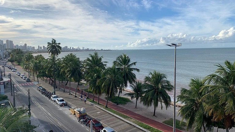 Melhores Flats - Maravilhosa varanda frente ao mar